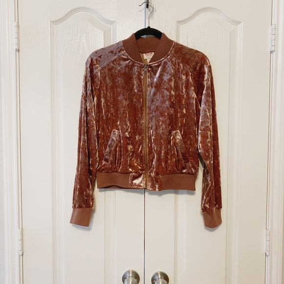 Mossimo Woman’s Bomber Velvet Jacket Size XS Plush Plum Front Zipper - Picture 1 of 11